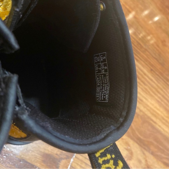 Dr martens x smiley 1460 pascal boots size 7US - Picture 6 of 7